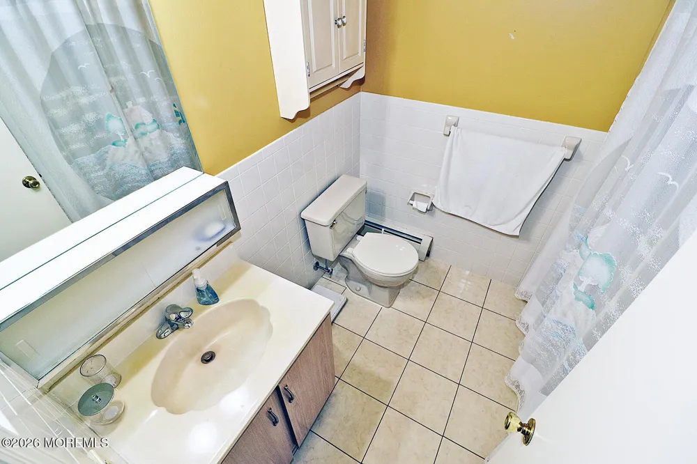 7 Point Blanche Court Toms River, NJ 08757