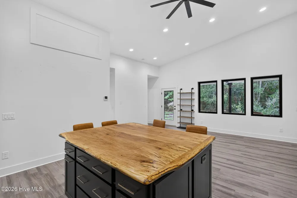 122 Progress Drive Burgaw, NC 28425