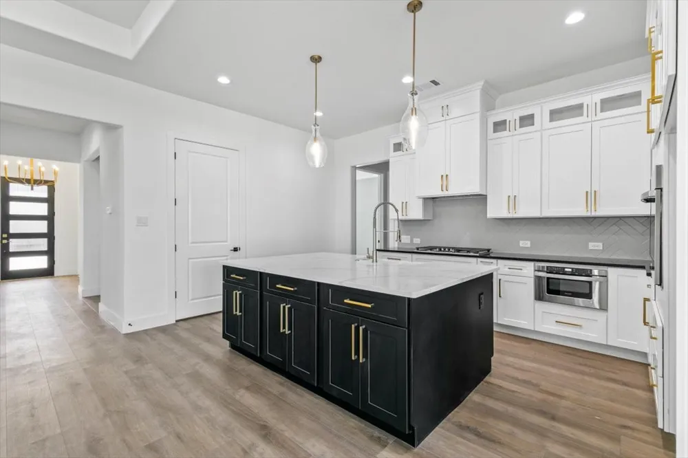 1409 Ethan Circle Midlothian, TX 76065
