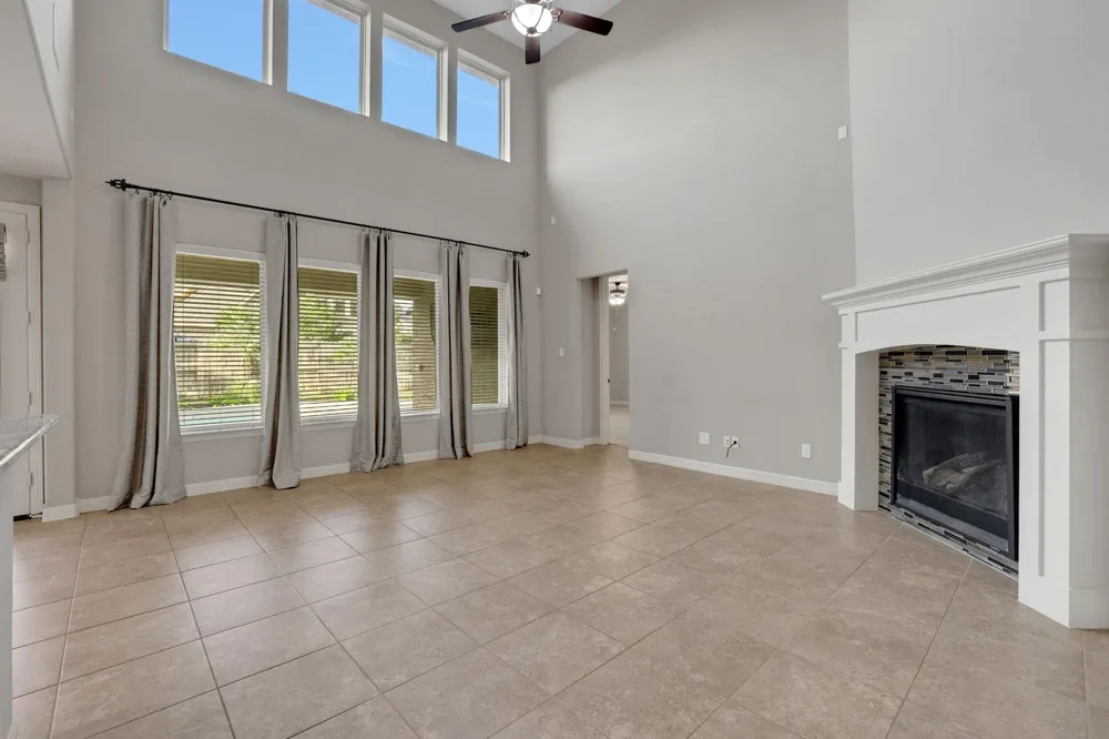 27418 Windcrest Key Lane Fulshear, TX 77441