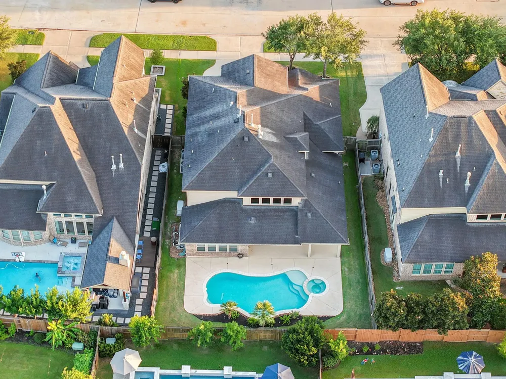 27418 Windcrest Key Lane Fulshear, TX 77441
