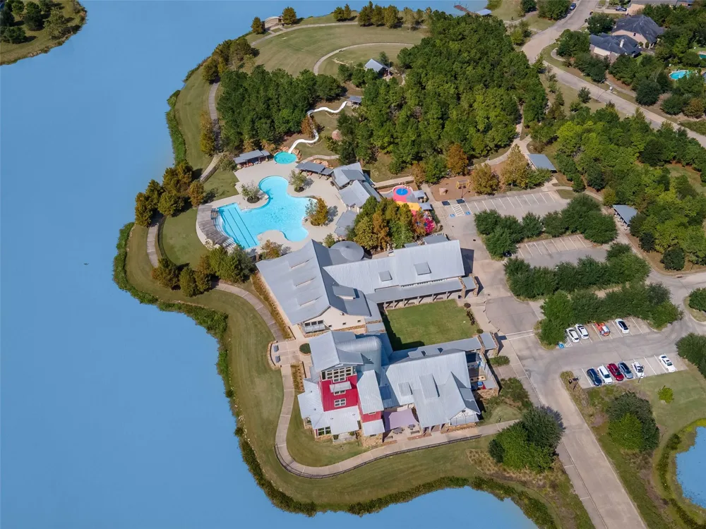 27418 Windcrest Key Lane Fulshear, TX 77441
