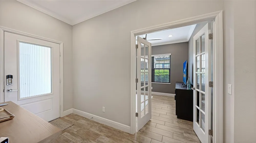 6423 POSITANO COURT Sarasota, FL 34243