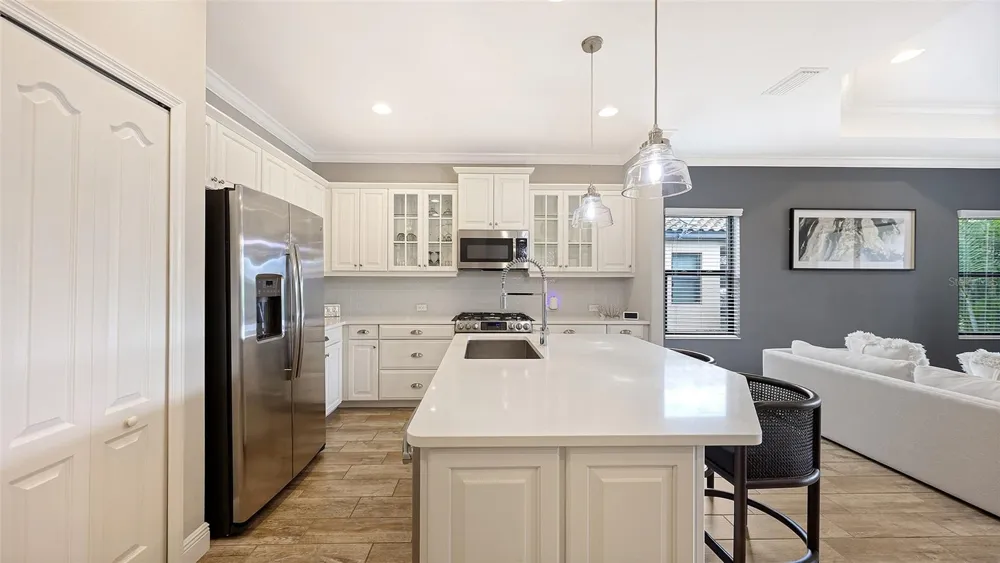 6423 POSITANO COURT Sarasota, FL 34243