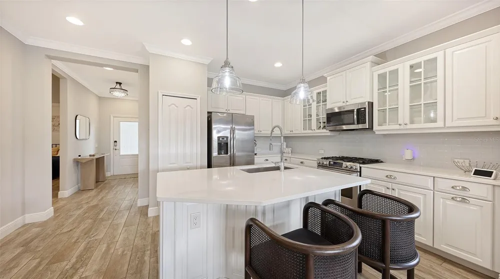6423 POSITANO COURT Sarasota, FL 34243