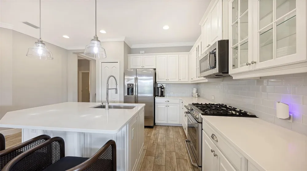 6423 POSITANO COURT Sarasota, FL 34243