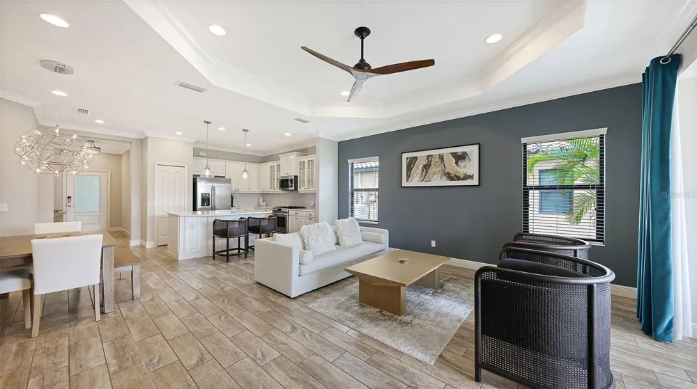 6423 POSITANO COURT Sarasota, FL 34243