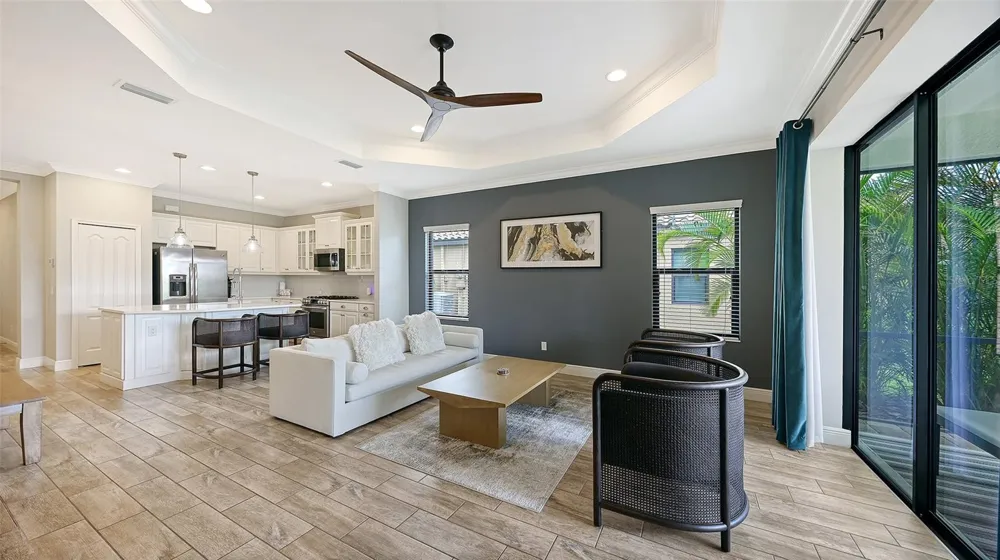 6423 POSITANO COURT Sarasota, FL 34243