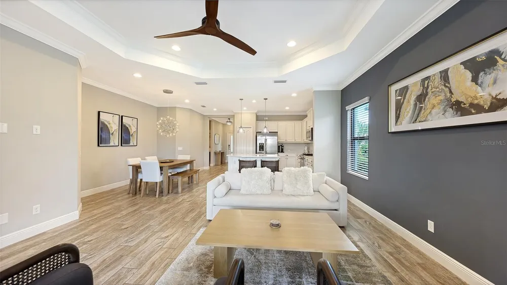 6423 POSITANO COURT Sarasota, FL 34243