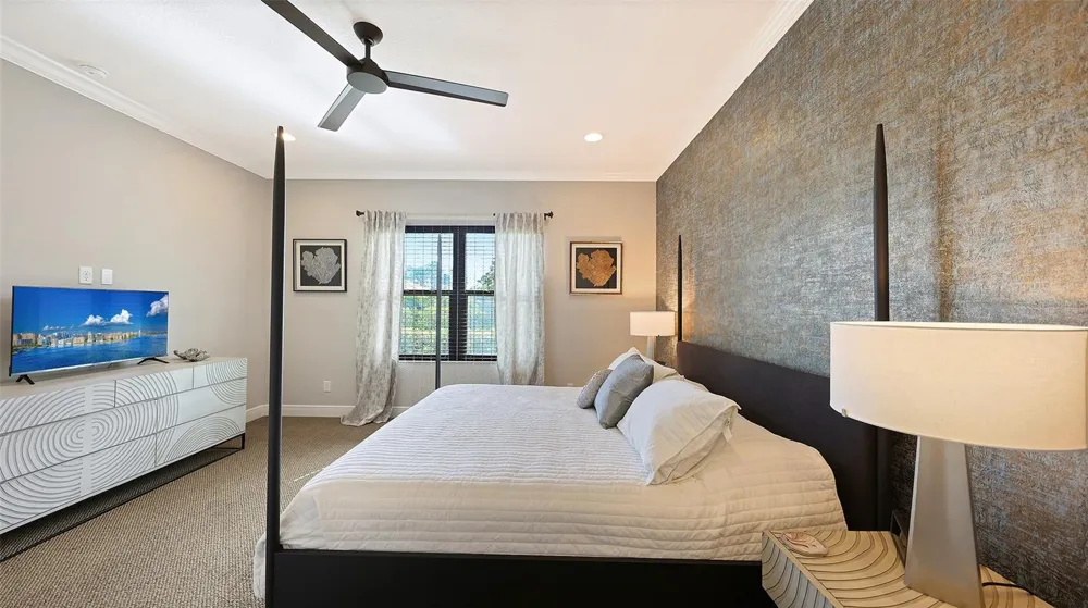 6423 POSITANO COURT Sarasota, FL 34243