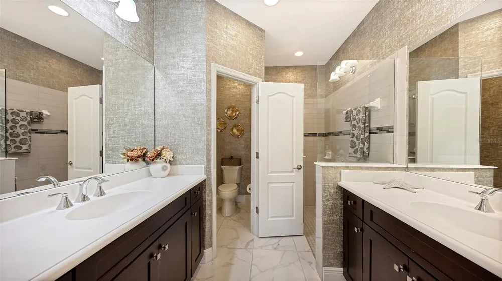6423 POSITANO COURT Sarasota, FL 34243
