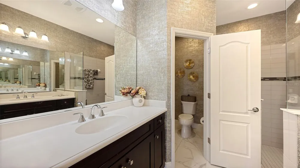 6423 POSITANO COURT Sarasota, FL 34243