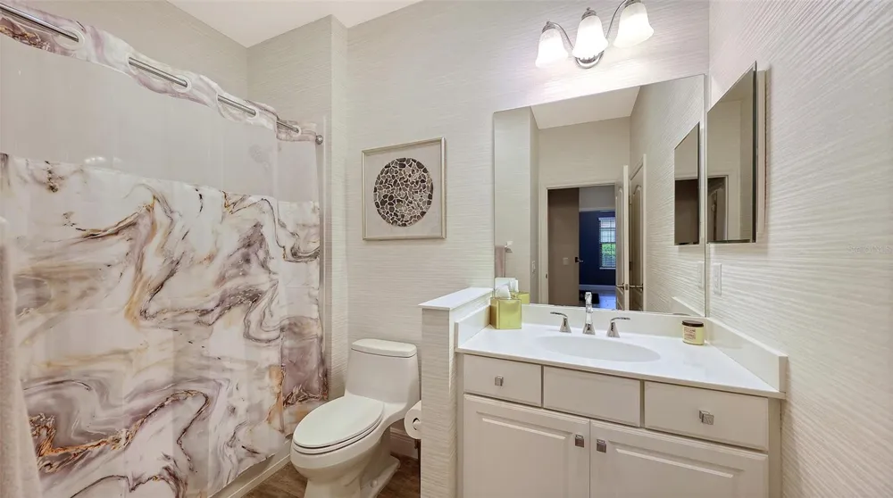 6423 POSITANO COURT Sarasota, FL 34243