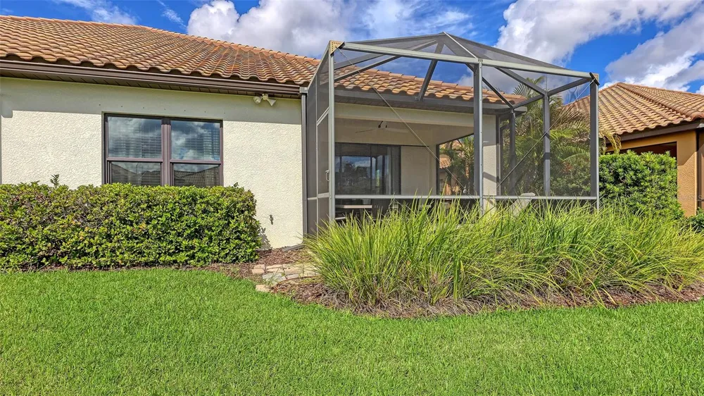 6423 POSITANO COURT Sarasota, FL 34243