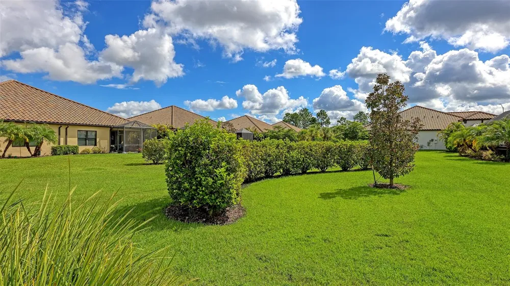6423 POSITANO COURT Sarasota, FL 34243