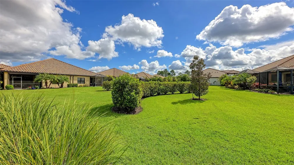 6423 POSITANO COURT Sarasota, FL 34243