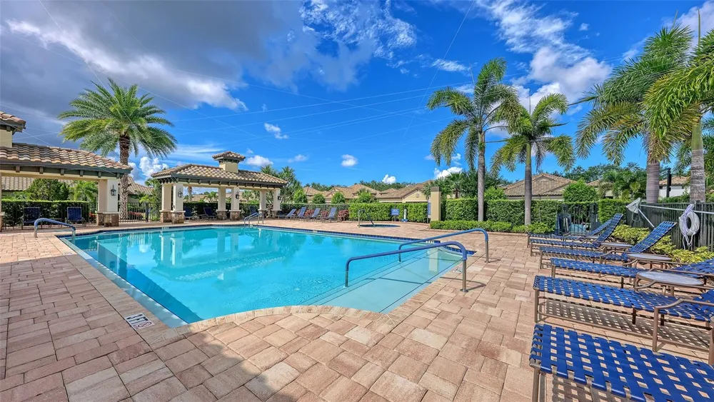 6423 POSITANO COURT Sarasota, FL 34243