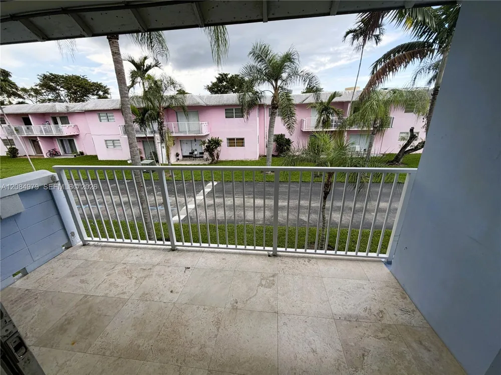 7550 SW 82nd St #F204 Miami, FL 33143