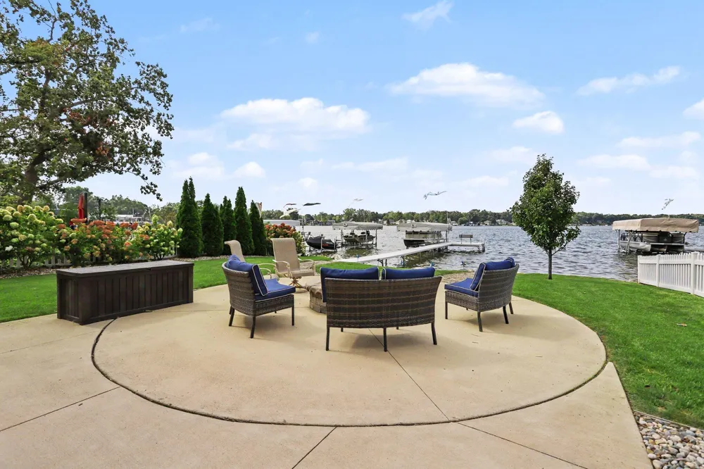 2138 Ames Drive Portage, MI 49002