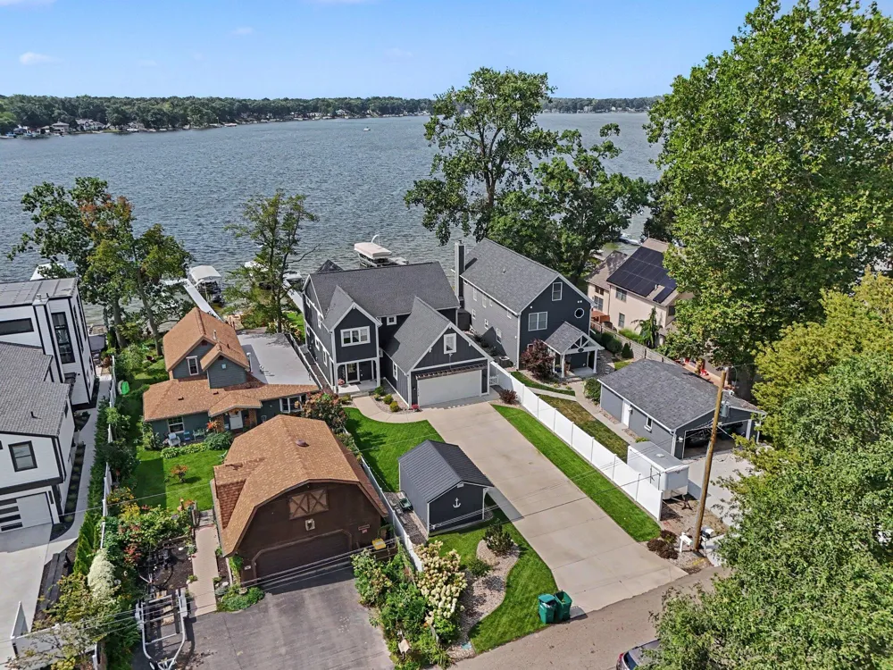 2138 Ames Drive Portage, MI 49002