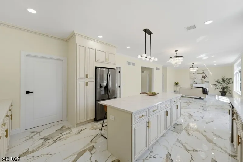 1690 Hamburg Tpke Wayne, NJ 07470