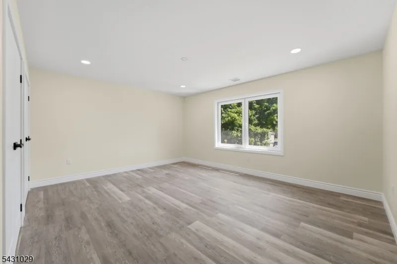 1690 Hamburg Tpke Wayne, NJ 07470