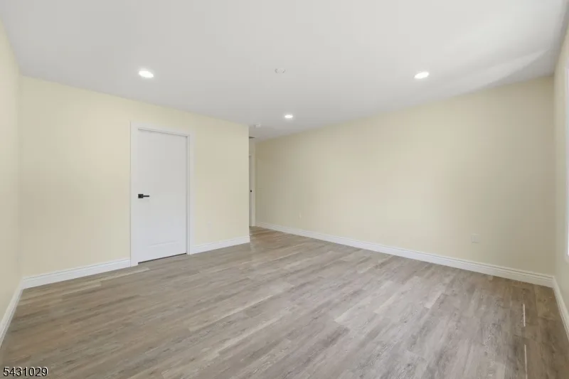 1690 Hamburg Tpke Wayne, NJ 07470