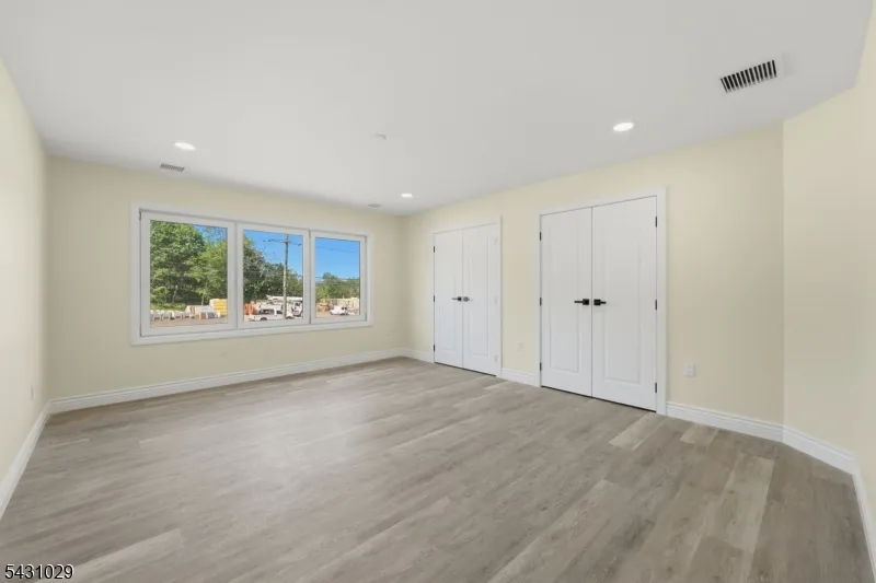 1690 Hamburg Tpke Wayne, NJ 07470