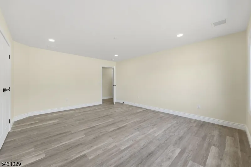 1690 Hamburg Tpke Wayne, NJ 07470