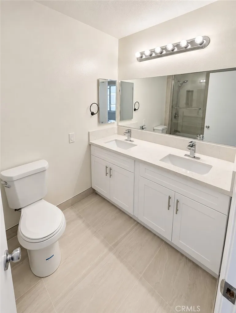 46 Eagle Point #25 Irvine, CA 92604