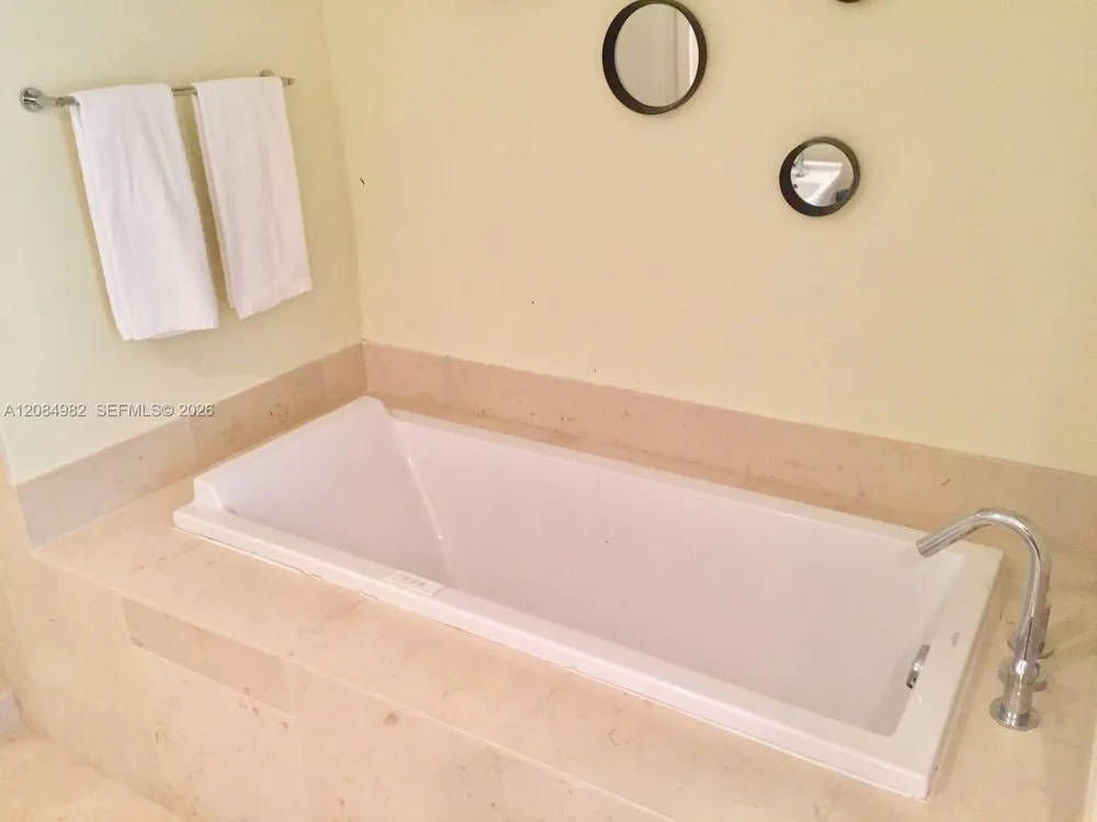 495 Brickell Ave #3410 Miami, FL 33131