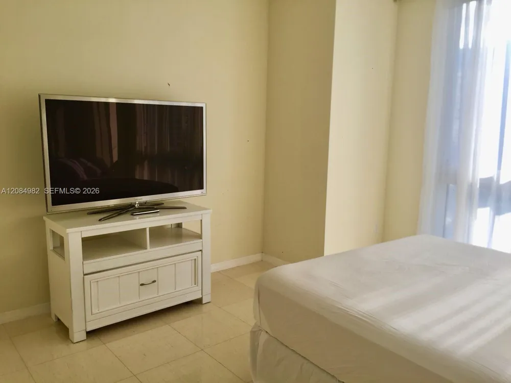 495 Brickell Ave #3410 Miami, FL 33131