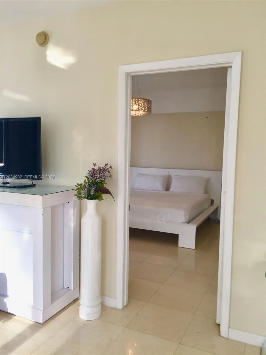 495 Brickell Ave #3410 Miami, FL 33131