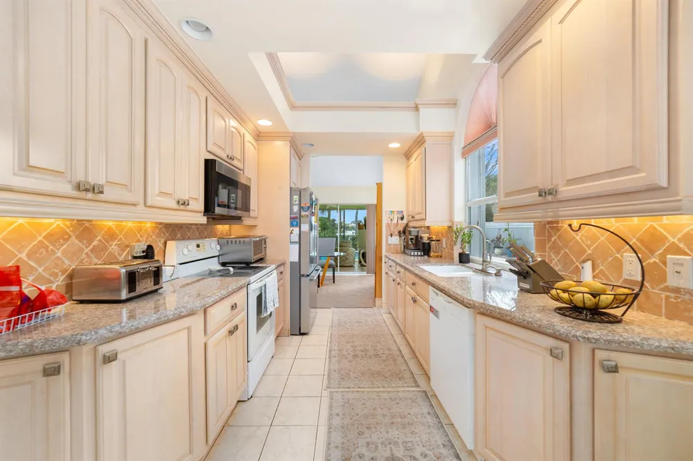 2370 Saratoga Bay Drive West Palm Beach, FL 33409