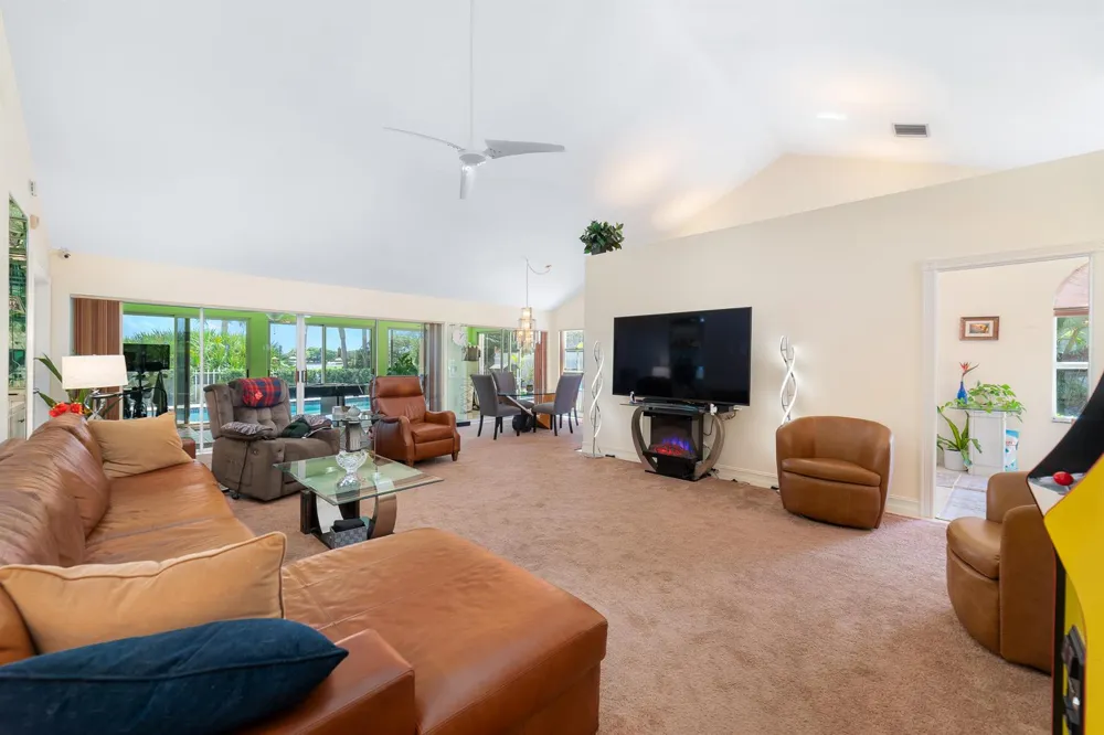 2370 Saratoga Bay Drive West Palm Beach, FL 33409