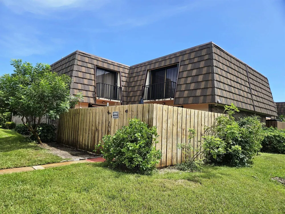 1540 FOREST LAKES CIRCLE #D West Palm Beach, FL 33406