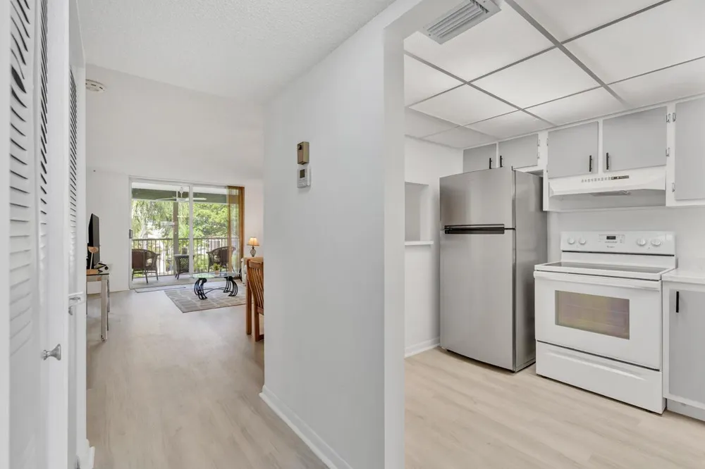 6800 Royal Palm Boulevard #Unit 207F Margate, FL 33063