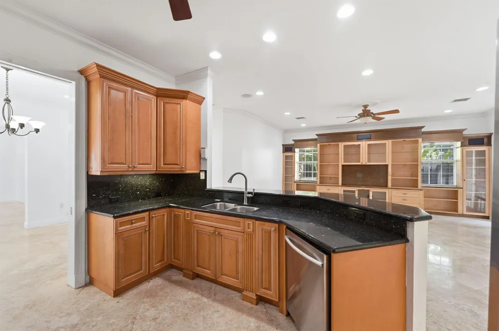 400 NE 8th Avenue Fort Lauderdale, FL 33301