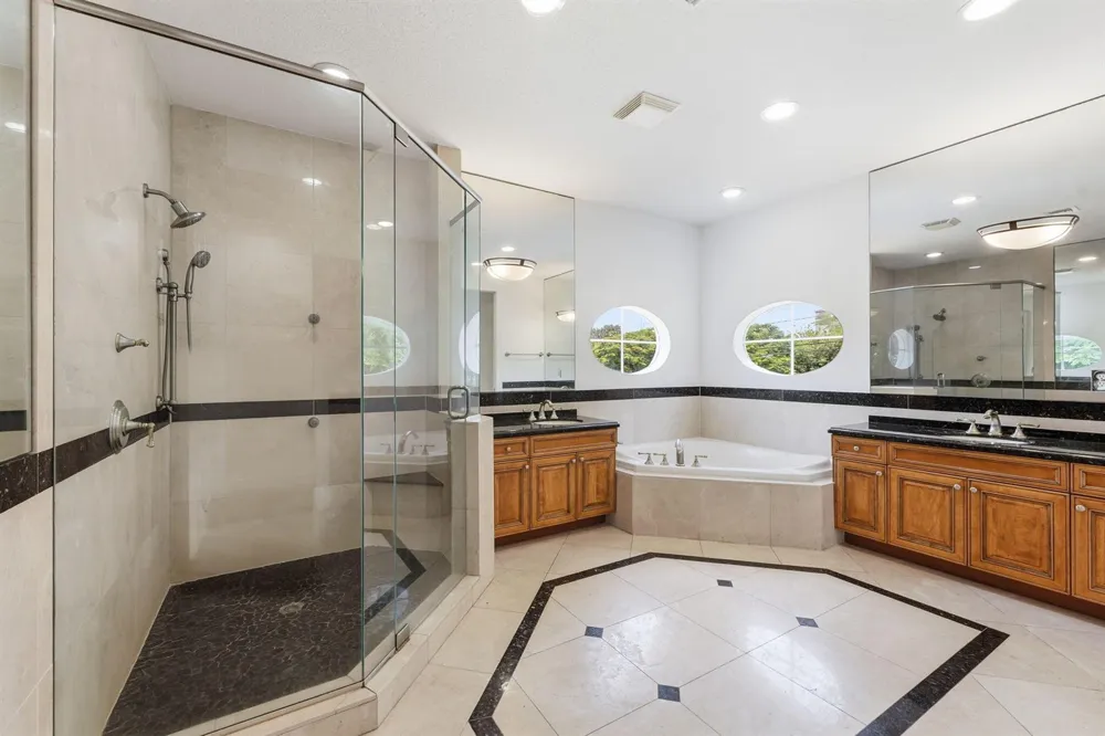 400 NE 8th Avenue Fort Lauderdale, FL 33301