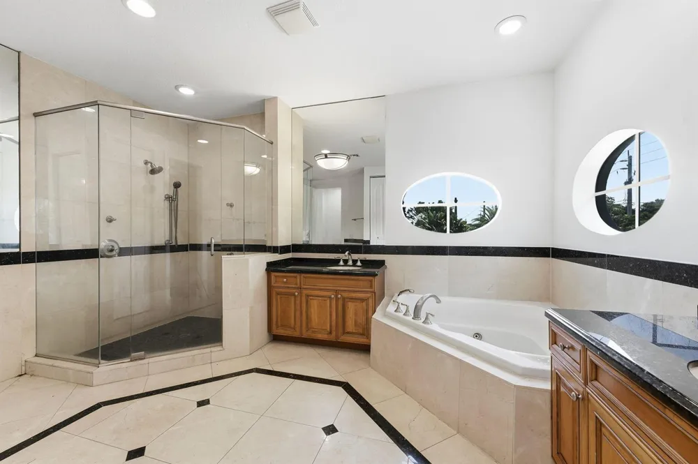 400 NE 8th Avenue Fort Lauderdale, FL 33301