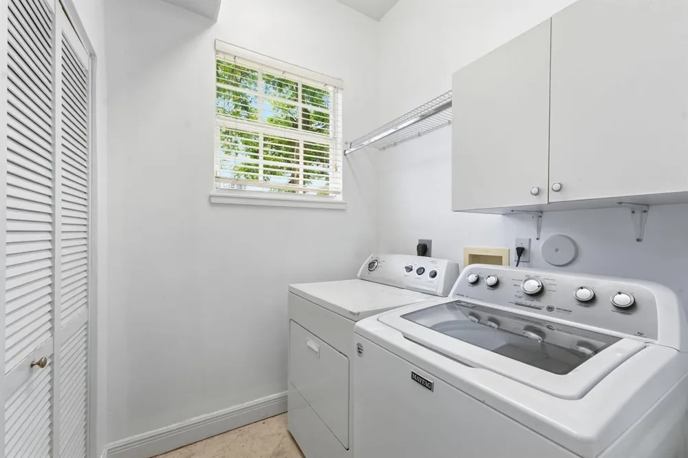 400 NE 8th Avenue Fort Lauderdale, FL 33301