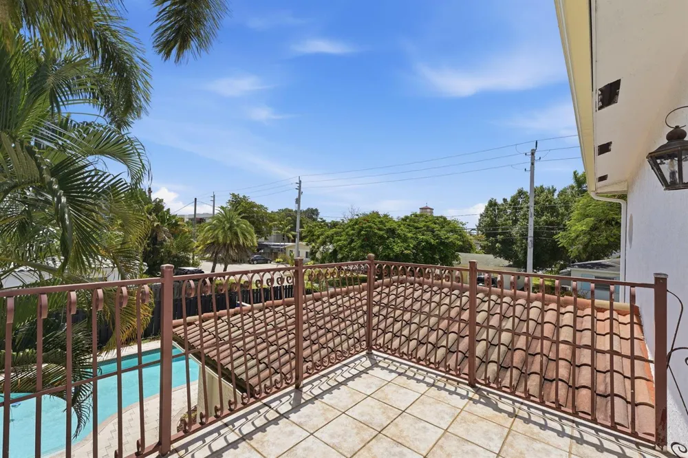 400 NE 8th Avenue Fort Lauderdale, FL 33301