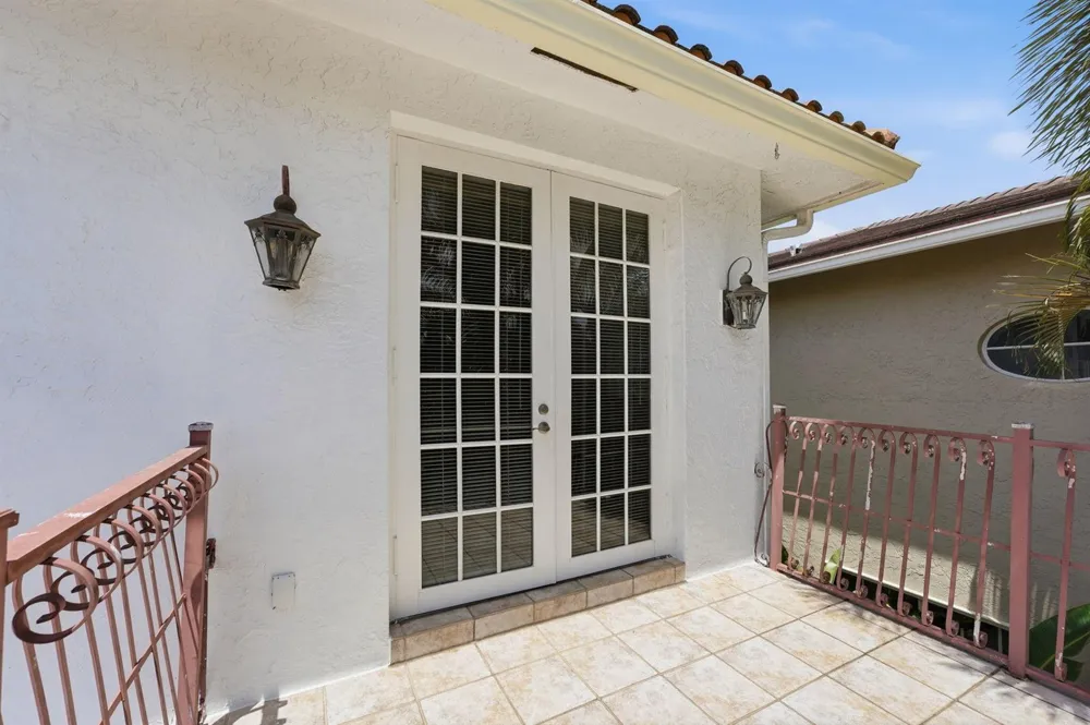 400 NE 8th Avenue Fort Lauderdale, FL 33301