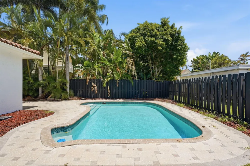 400 NE 8th Avenue Fort Lauderdale, FL 33301