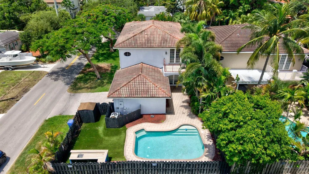 400 NE 8th Avenue Fort Lauderdale, FL 33301