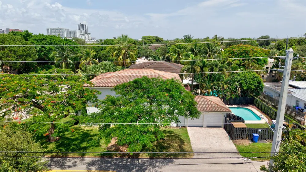 400 NE 8th Avenue Fort Lauderdale, FL 33301