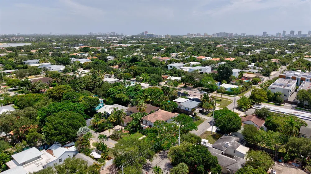 400 NE 8th Avenue Fort Lauderdale, FL 33301