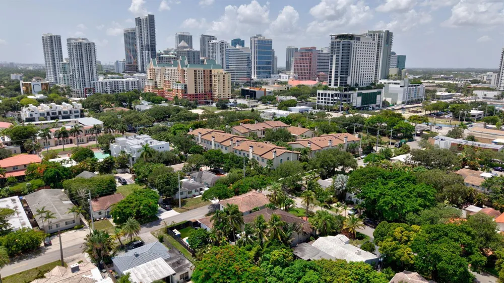 400 NE 8th Avenue Fort Lauderdale, FL 33301