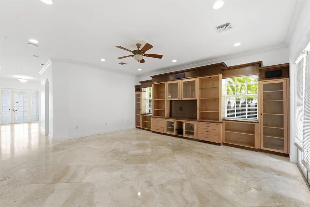400 NE 8th Avenue Fort Lauderdale, FL 33301
