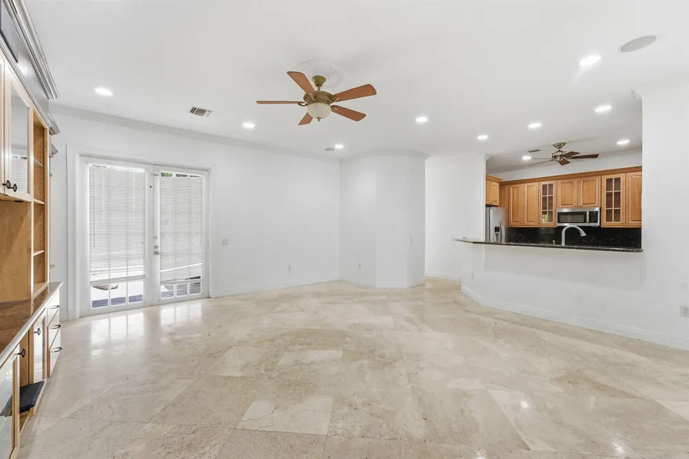 400 NE 8th Avenue Fort Lauderdale, FL 33301